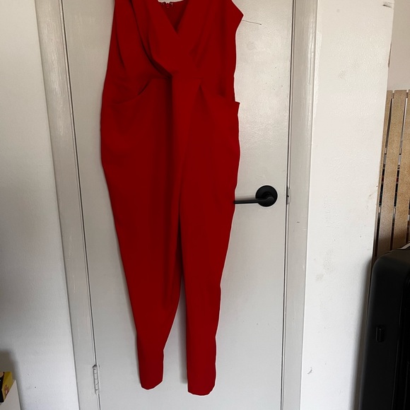 ⭐️Bogo⭐️🦋 New w tag ASOS Sz 12 red side pockets jumpsuit - Picture 6 of 10